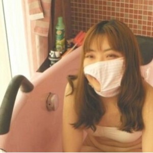 虎牙重口味美女《李小莫》极限挑战