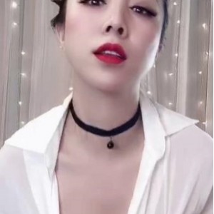 快手超尺度已婚少女《林雨馨》定制视频社保合集