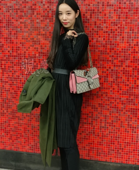 迷晕嫩模各种奇葩姿势玩弄