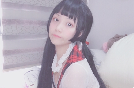 小奈奈穿女仆装扮，演绎温柔可爱！网红小奈奈的萌妹子女仆装演绎，宅男们的“小仙女”梦