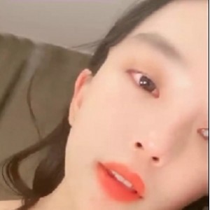 快手网红高颜值御姐露臉大秀白