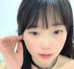 震惊-道具疯狂输出的校花妹子