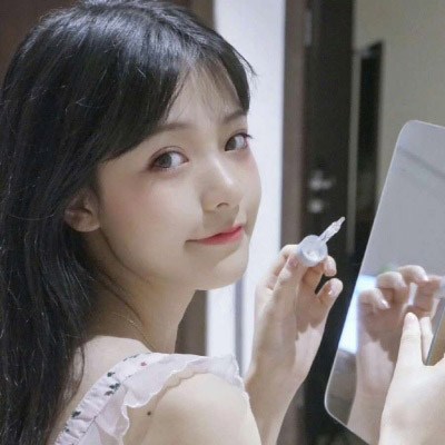 快手超人气清纯可爱网红（吃货旺财）私拍合集