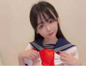 独家合集：清纯妹子的诱人OnlyFans福利！