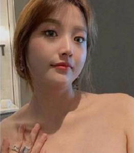 独家私拍！散播反差婊打粑粑，限量24张，不容错过！