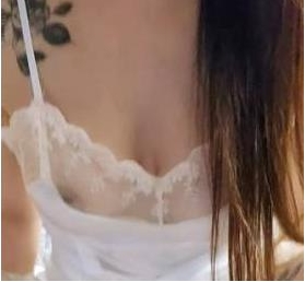 Brat_Suyeon在8月的最新onlyfans视频中展示了打粑粑的过程