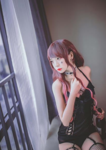 超人气宅男倾倒的精选cos女神疯猫ss最新有尺度私拍合集