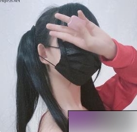 红色运动服
