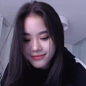 火爆新星li_chang:东南亚美女，高颜值，超可爱，清纯可人，超敏感