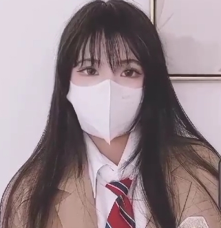 超主动面基JK黑丝，网友主动吃了小东西，内释