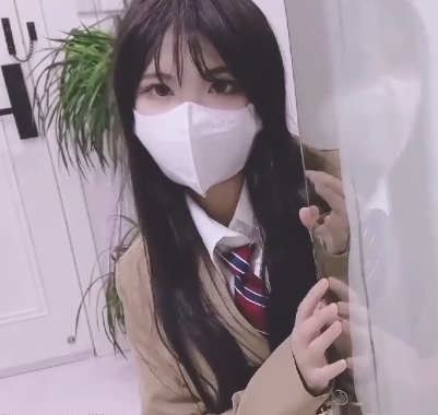 超主动面基JK黑丝，网友主动吃了小东西，内释