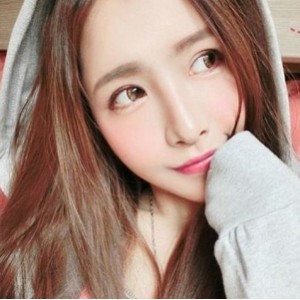 网红妹子日常自拍家居风格