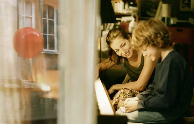 法国电影《红气球之旅》侯孝贤作品推荐