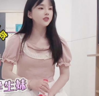 清纯光“阴”学生妹约会视频