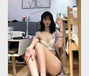 推特福利姬汤圆圆超火美女，9V-5.2G长视频，颜值爆表，鲍鲍超白皙！12小时长视频，每部3小时，收藏必备！