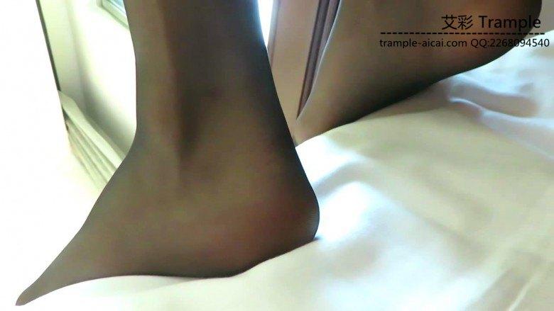 00后天使女主黑丝调乖狗洗漱视频，11分钟高清画质