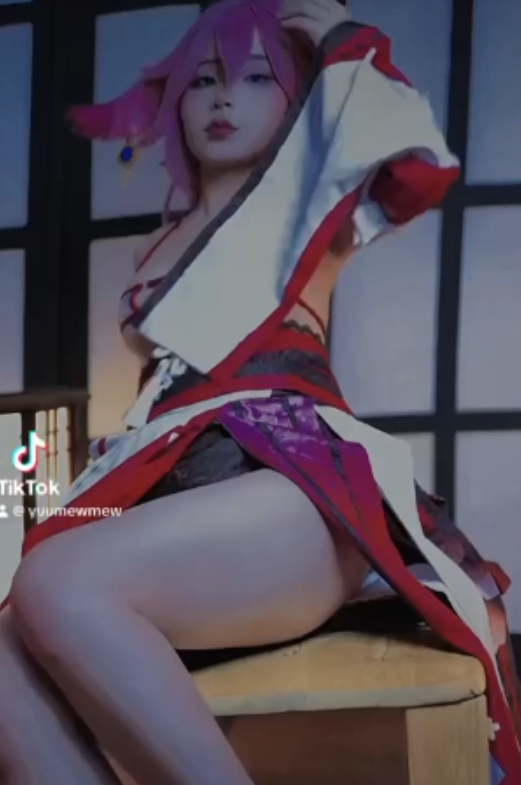 yuumeilyn开放阿黑颜cos女神，新视图8P16V+1.2G，百度盘转载，后缀改rar，解压2次