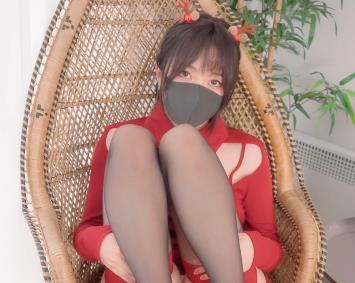 玩偶姐姐R圣诞特辑：20分钟作者自拍，粉嫩黑色大长腿震撼表演