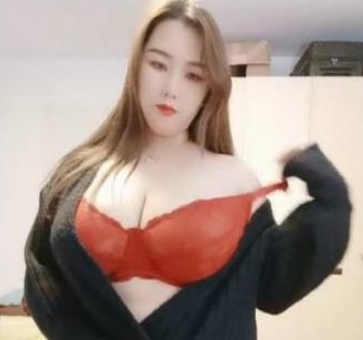 高颜值丰满肉感坦克主播合集：视频丰富，魅力无限