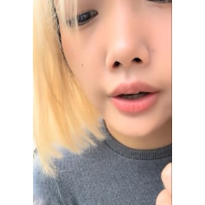 野外小帐篷烧烤秀：瘦不下来的欢小姐直播视频1G/4个版本