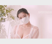 Nina自拍大片，时长1小时6分钟，夹N子技巧+道具表演，字幕，下载观看，小伙伴必备！