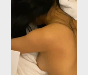 深圳大佬arbi：旅行作品集26视频932张照片，三飞飞天身材腹肌妹子动作戏