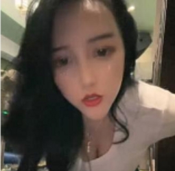 烈焰红唇：时尚女性必备的火红口红S御姐：高贵优雅的S型女性形象上榜一大哥：登上音乐榜单的一位大哥级歌手KTV：娱乐场所，提供卡拉OK服务直播：实时在线直播平台PA：专业音响设备助理