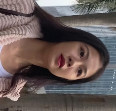 紧身裤：翘臀长腿美女的2V视频，10.99G，百度云