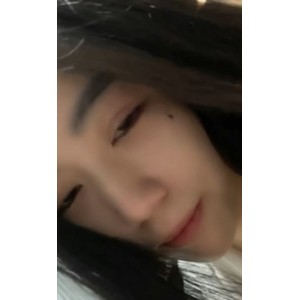 抖音甜美女大学生欣梦然6v4.9g，收藏百度，迷人笑容引人关注