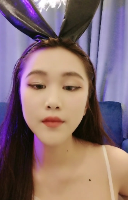 新人女神韩幼猫11v26.9g，百度ED2K收藏热议