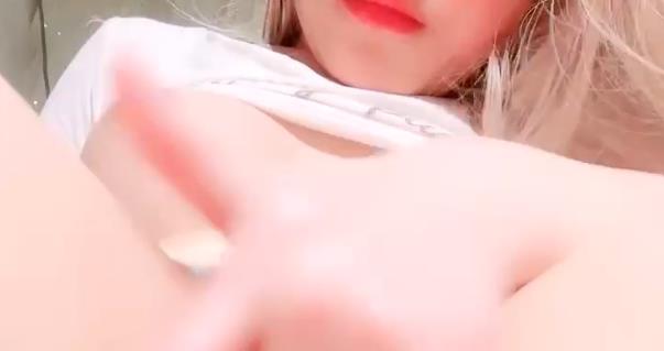 喷泉女王曼希宝宝：白皙身材水库，精选2V-2G视频下载