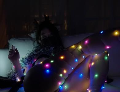 娜娜元旦大礼包：傲娇麋鹿洞穴探险视频，LED灯照亮一线天，G塞走肛黑丝原味