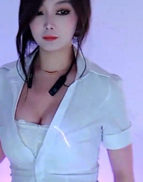 若兮疯狂展示：透视抖球裤裤，视频数量大，惊艳无限