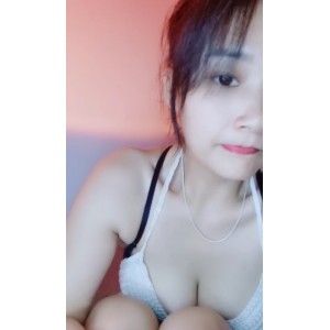 岳绮罗：撩人小妖精自录视频，无水印无人爱我，收费房漏某处闪现，哭了