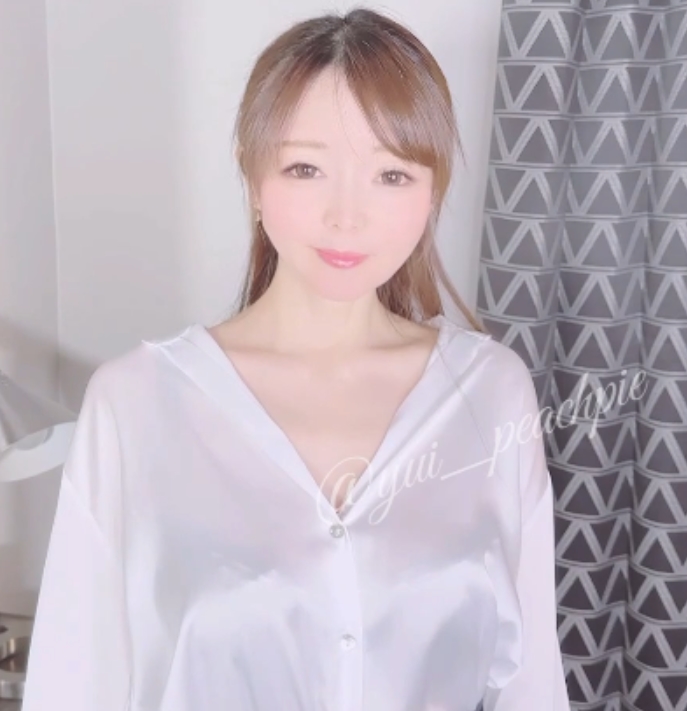 热播视频：人气樱花妹yuipeachpie新宾馆弄秘书1V+1.86G百度盘解压