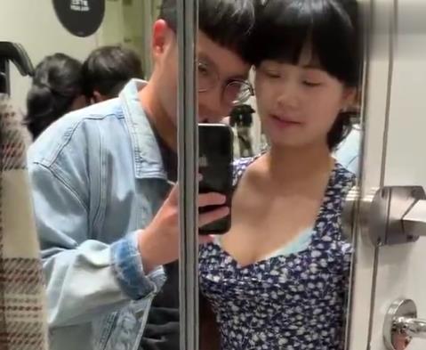 火爆试衣间事件！同事自拍时长3分15秒，父亲开战抖音下水道