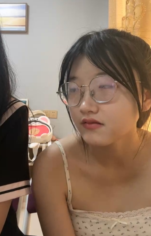 七彩直播困困兔6V+3.89GB视频资源转载搬运，活泼可爱师徒情深