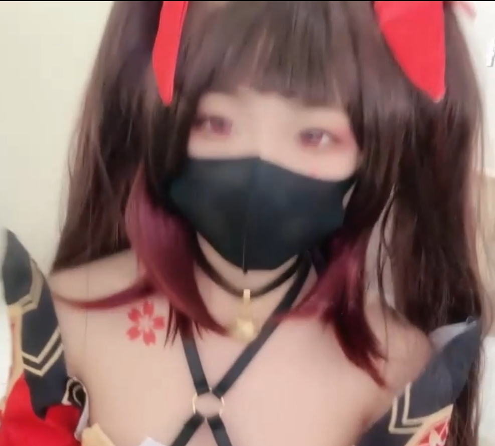 妹子小奈91大神崩坏Cos花火美少女视频，开腿榨汁大物件爆玩美妙凸送，本地解压观看