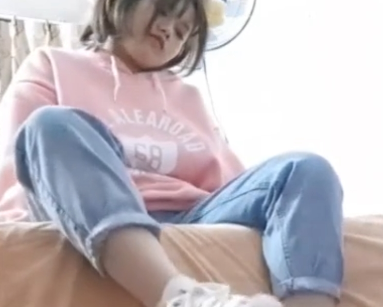 神秘大咖现身！足系列福利艾彩10部合集，总计3.5G百度盘