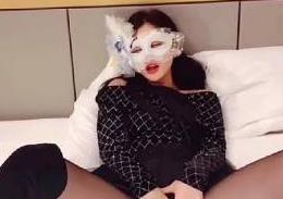 Vivian黑丝长靴女神风格眼罩，广州露脸羞于秀出长腿，1V371m百度热搜！