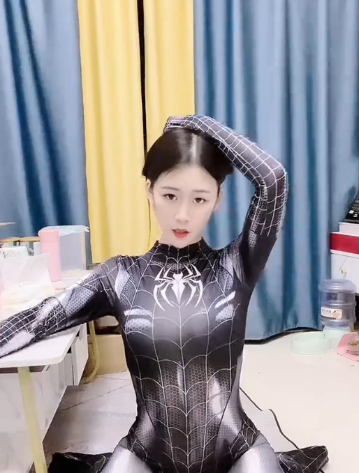 CT少女的100分钟2.8G有趣热舞福利视频独特舞蹈风格