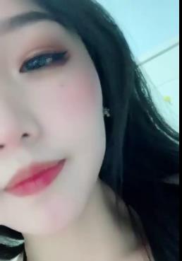 5月校园女神车灯眼，羊脂膏玉S身型视频下载