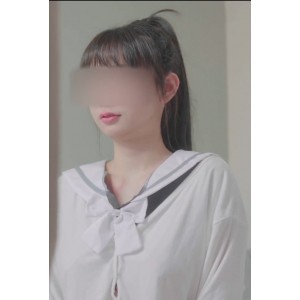 温暖亲和力：小七软同学的Demi爹咪2v795m