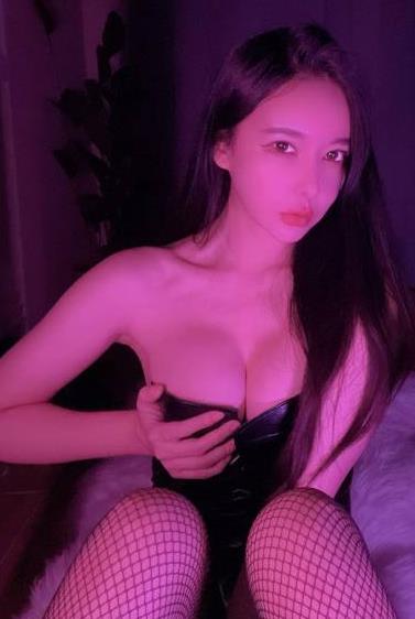 可可幂高质量双马尾灰丝私人定制合集，6.7G视频尽在其中！