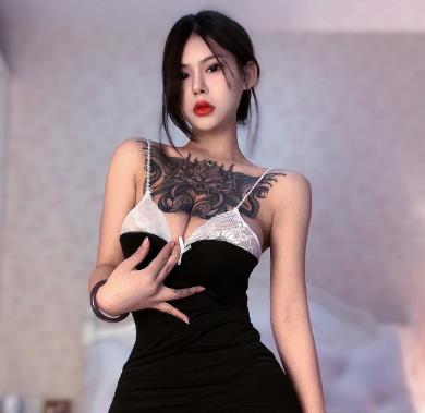 是优雅迷人的miko，亦或是活泼可爱的奔跑的晶骡儿，她们都是微密圈里备受瞩目的微密女神。这份总共5.8G的视频资源，将带给您一场视觉盛宴，每位女神都展现出自己独特的魅力和特点。收费的背后是物有所值的保证，让您尽情领略这些高颜值女神的魅力，绝对不容错过！