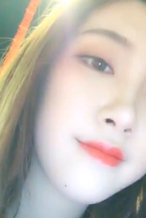 美足艺术丽柜筱筱舔脚合集：12V+6.5G视频百度盘