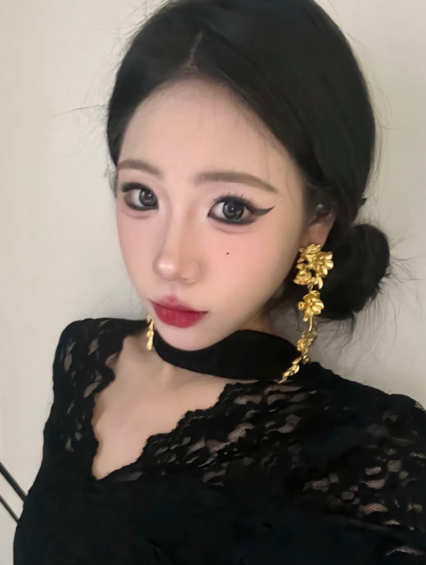 某某门事件天津大学校花emlly16P6V81MB，金主爸爸的奴隶小狗，死不承认的秘密