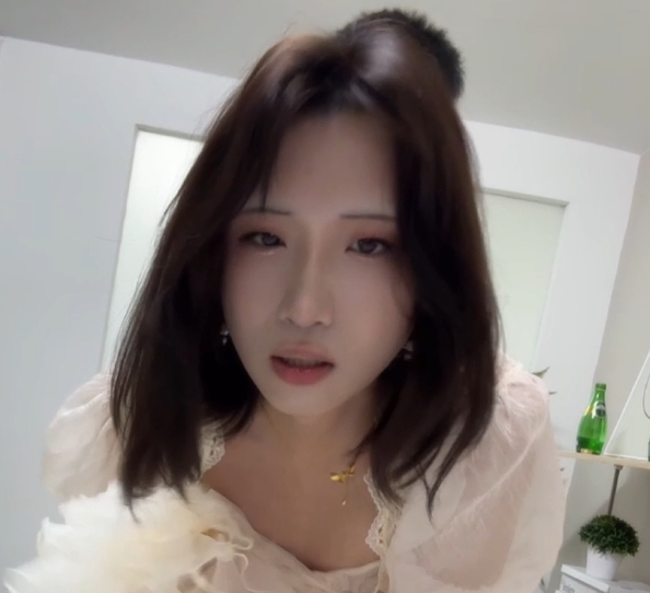 伪娘邢曦月20v精品合集，总9.3G视频百度盘下载，高质量TS风采展现