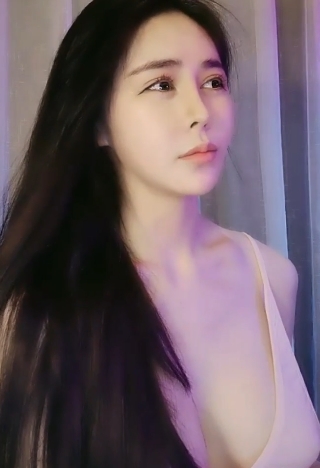 空乘馨馨首次出面分享视频，小姐姐的魅力令人着迷，作品大小2G