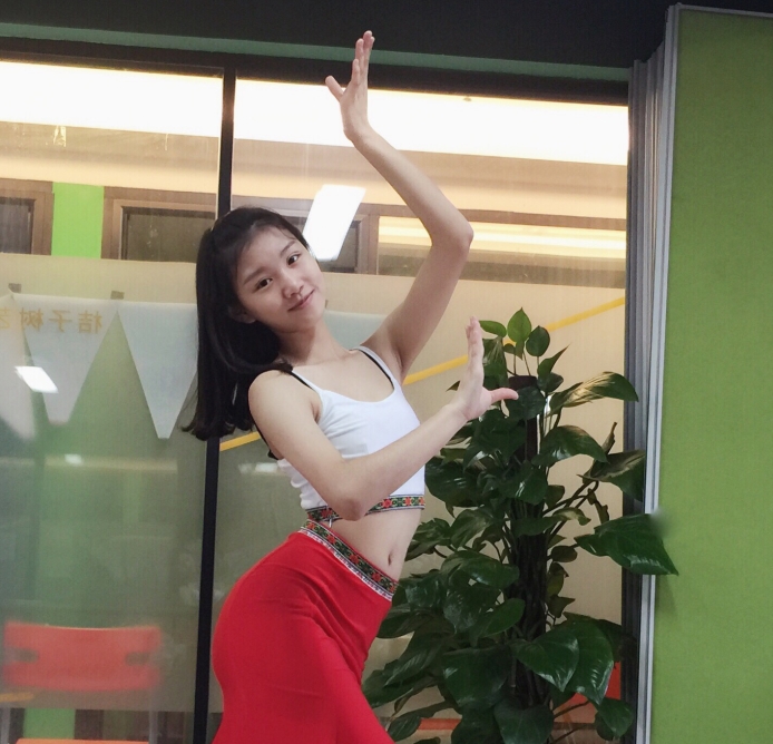 珍贵资源！百度云良家情侣泄密合集，2125部分高质量视频，多v多人游，17.99g大容量！